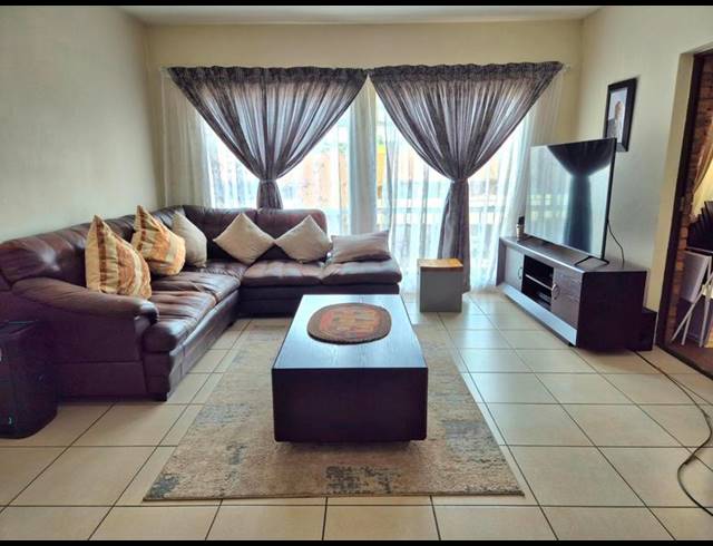 2 BEDROOM APARTMENT FOR SALE IN NEW REDRUTH